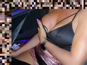 Pareja amateur sexo casero real después de salir del Club. Nos calentamos en el coche y nos corremos