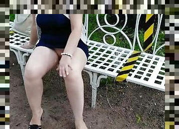 Pussy in park-upskirt crossed legs
