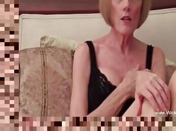 Feling Horny This Mature Lady Gets Some Nice Sex At Home