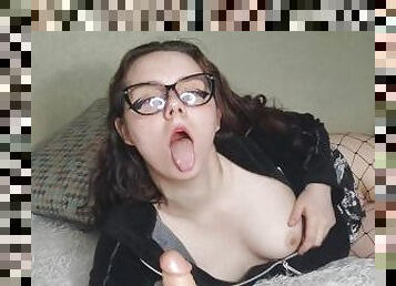 Sweet babe with glasses will play with pussy for you