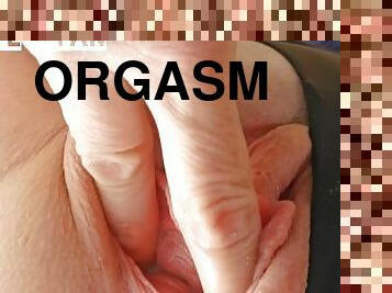 clitoris, imens-huge, orgasm, pasarica, tasnit, cu-degetelul, taratura, perfect, masiv