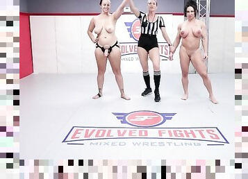 Tettone, Fichette, Lesbiche, Mammine mature, Pornostar, Wrestling, Tettone (Busty), Muscolosi, Reali, Ruvidi